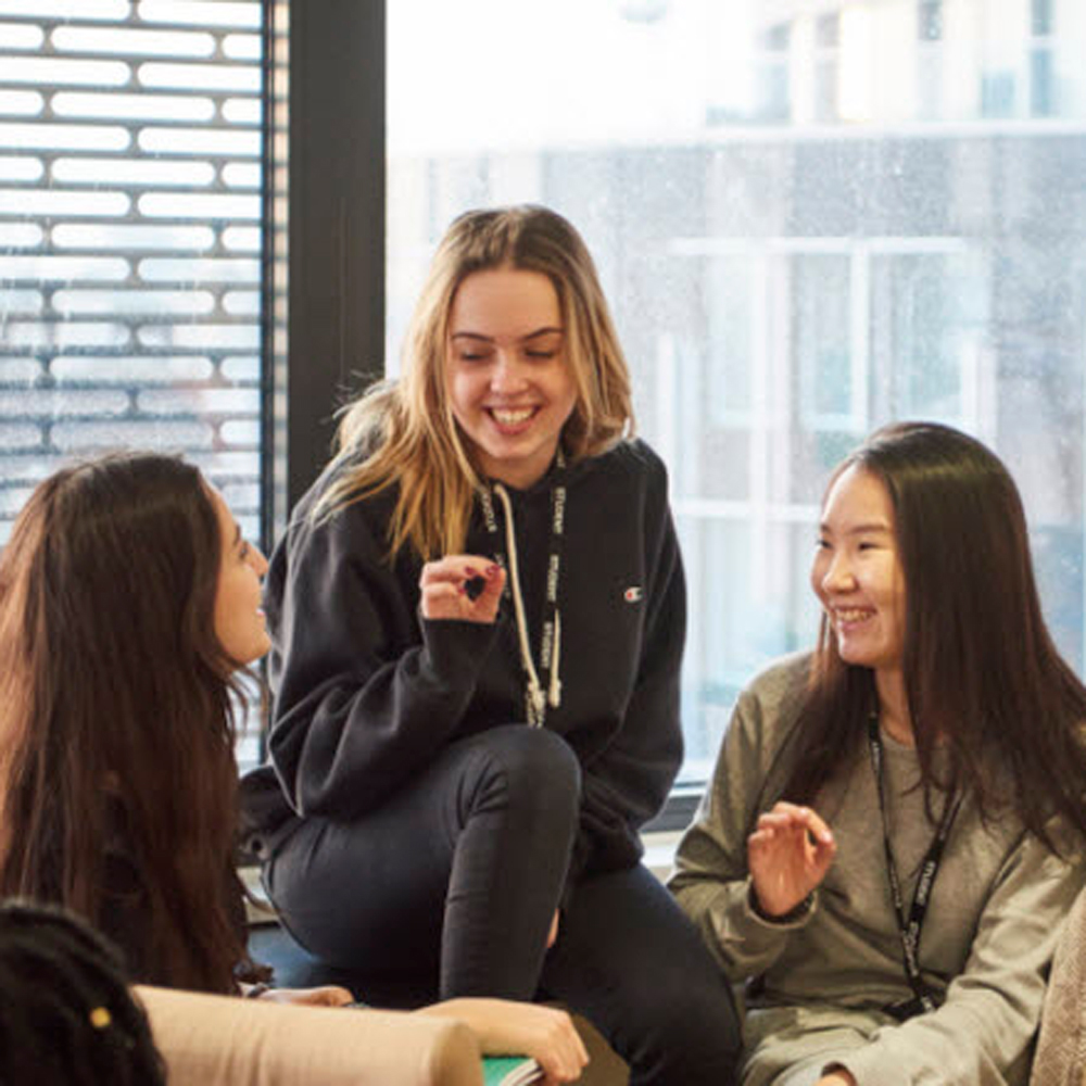 ¿Quieres estudiar un curso escolar en el extranjero y aún no has decidido el país?