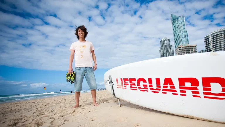 Estudiar inglés mientras surfeas en Gold Coast con los cursos de inglés de Where&What