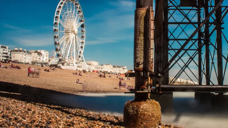 Curso de inglés para mayores de 30 años en Brighton de Where&What