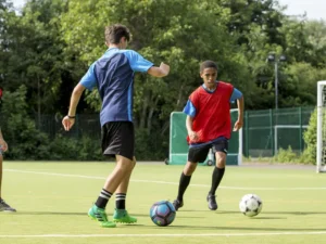 Curso de inglés y futbol en Cambridge para jóvenes de 7 a 17 años de Where&What