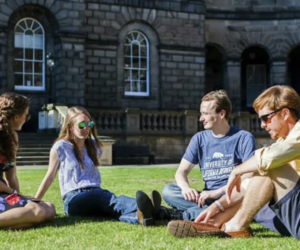 Cursos de Summer Sessions en University of Edinburgh en Escocia de Where&What