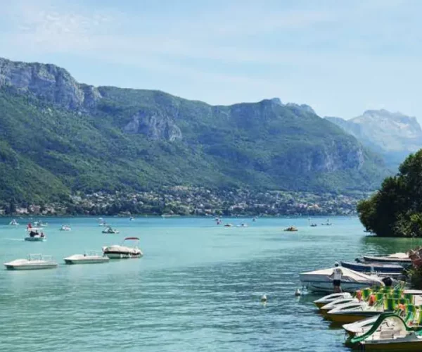 frances y actividades de montaña en Annecy, Francia