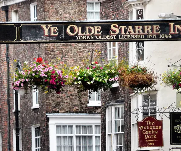 Visita a la ciudad para estudiantes del curso de inglés en York de Where&What